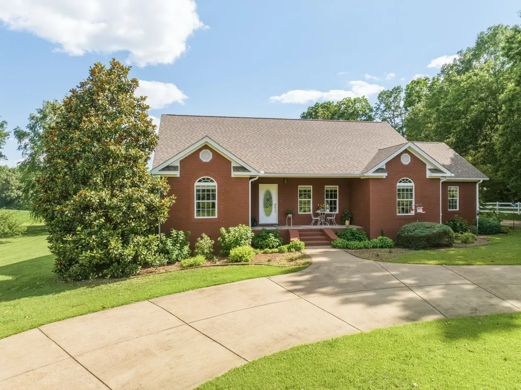 12656 Highway 424 Yuma TN 38390