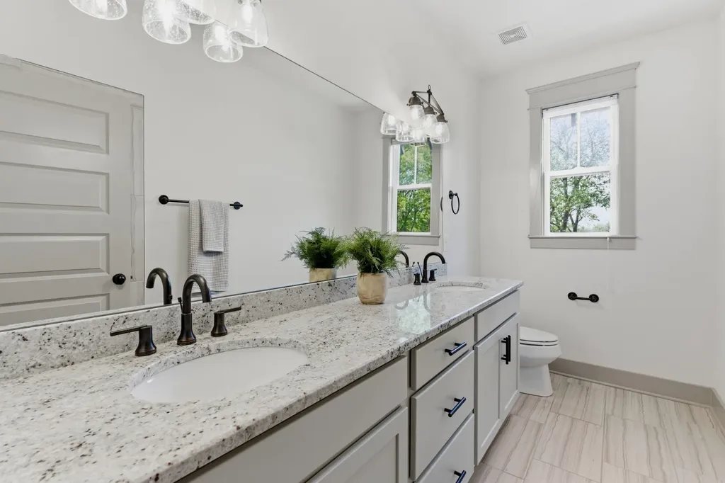 65 Creighton Avenue Nashville TN 37206