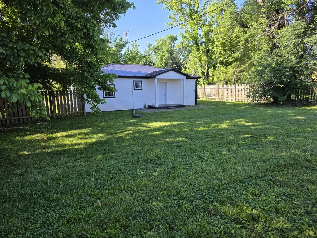 8988 Lyles Road Lyles TN 37098