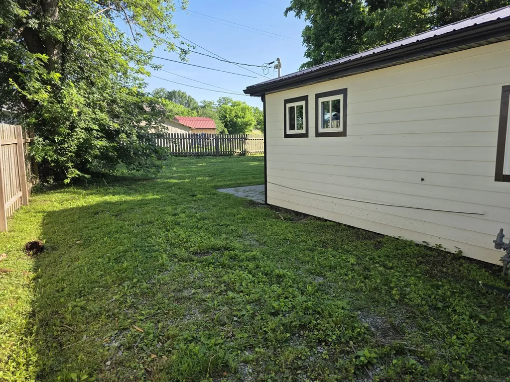 8988 Lyles Road Lyles TN 37098