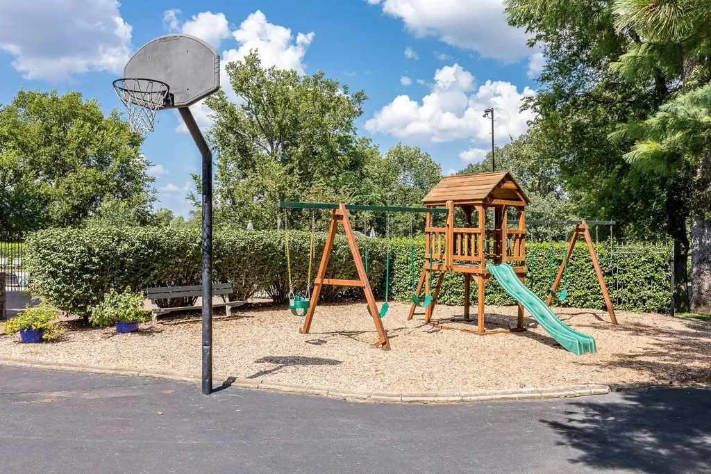 79 Concord Park, W Nashville TN 37205