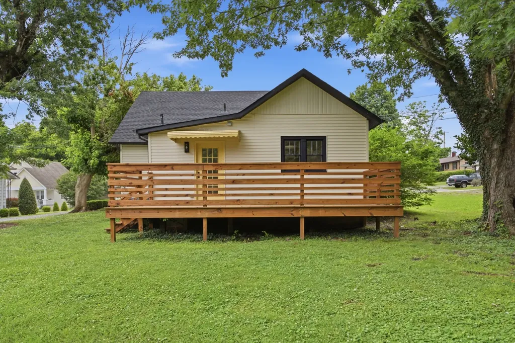 105 Warren Street Mcminnville TN 37110