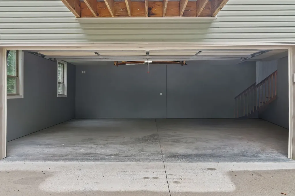 2700 Dover Road Woodlawn TN 37191