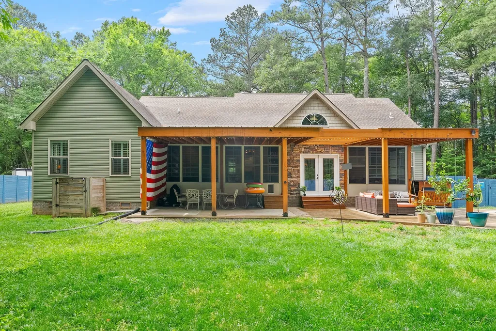 2700 Dover Road Woodlawn TN 37191