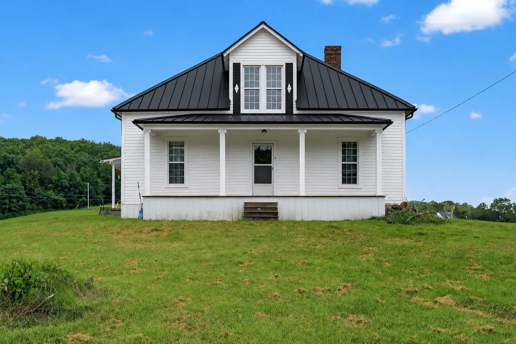 4225 New Harmony Road Hartsville TN 37074