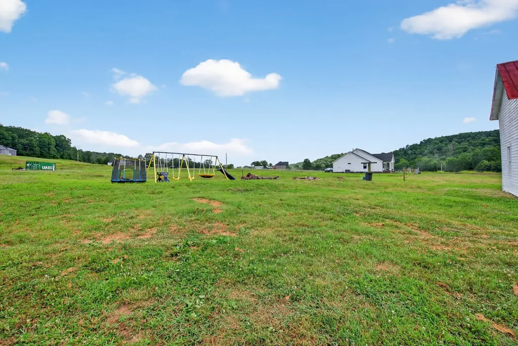 4225 New Harmony Road Hartsville TN 37074