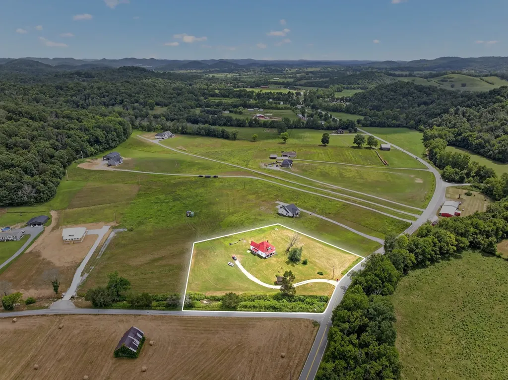 4225 New Harmony Road Hartsville TN 37074