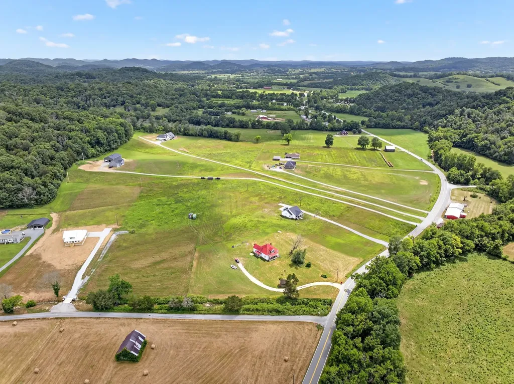 4225 New Harmony Road Hartsville TN 37074