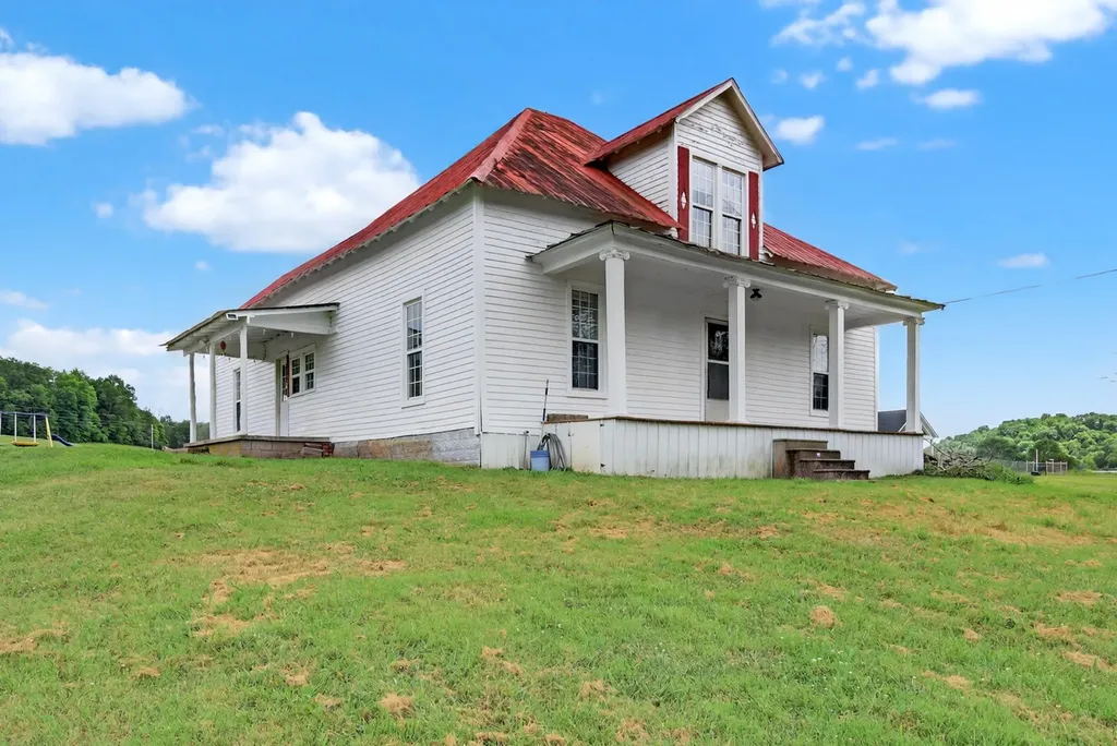 4225 New Harmony Road Hartsville TN 37074