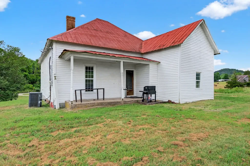 4225 New Harmony Road Hartsville TN 37074