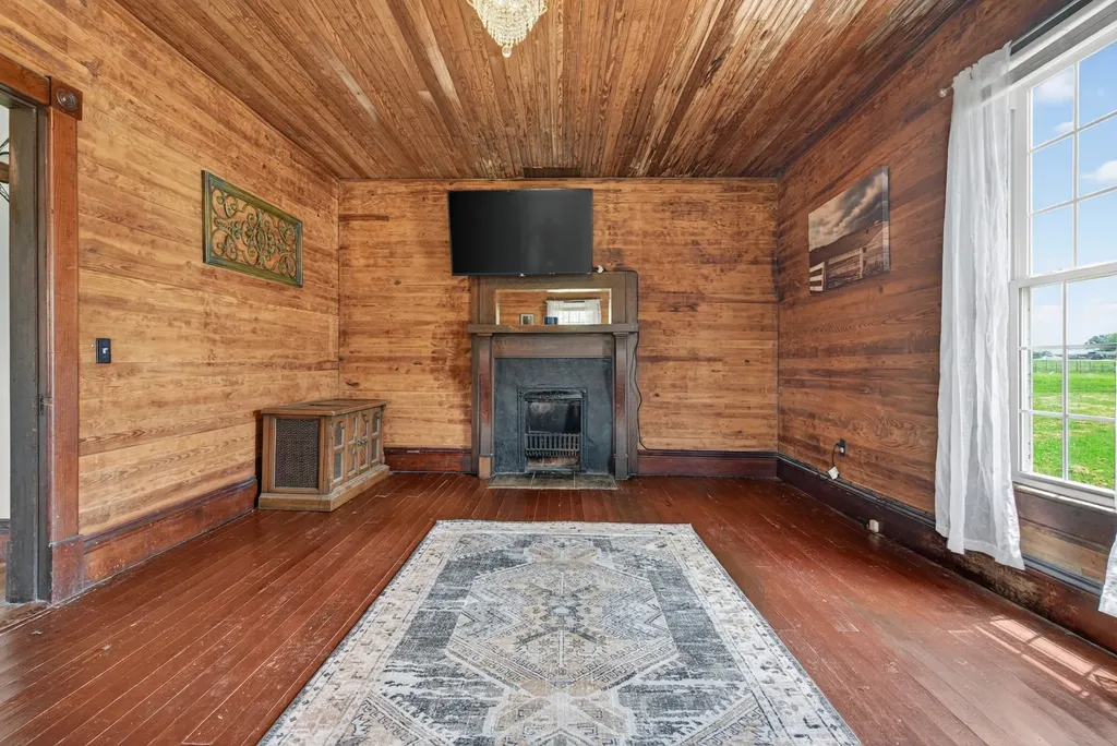 4225 New Harmony Road Hartsville TN 37074