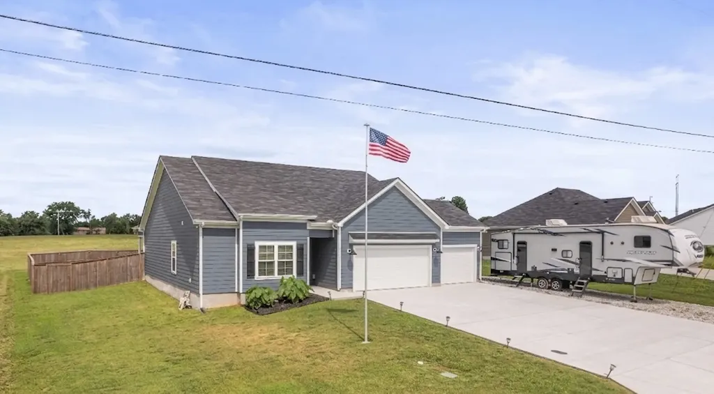 579 Mimosa Drive Decherd TN 37324