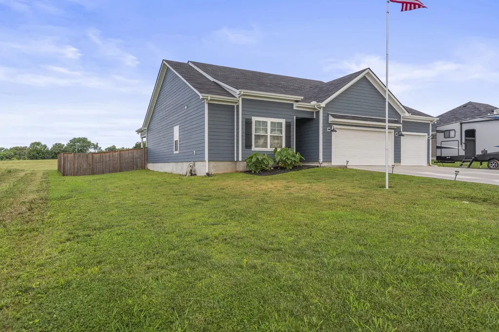 579 Mimosa Drive Decherd TN 37324