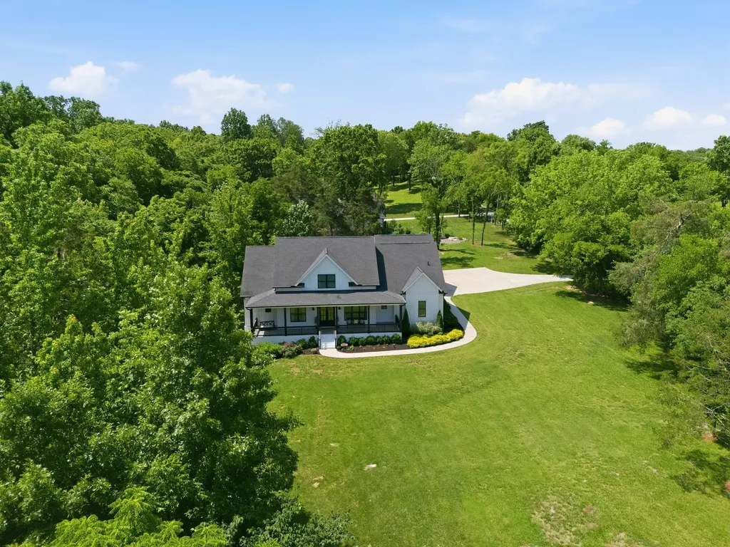 6000 Costello Farm Pvt Lane Thompsons Station TN 37179
