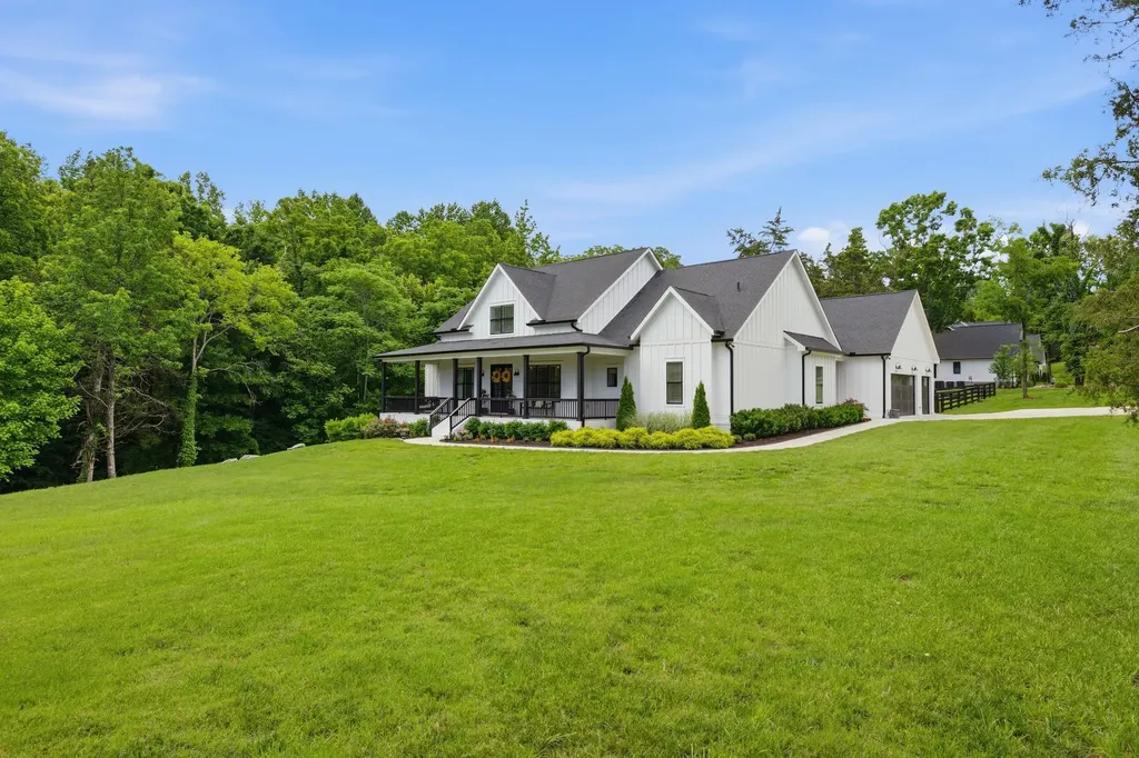 6000 Costello Farm Pvt Lane Thompsons Station TN 37179