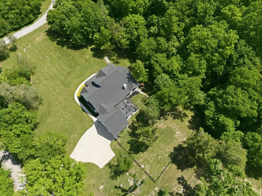 6000 Costello Farm Pvt Lane Thompsons Station TN 37179