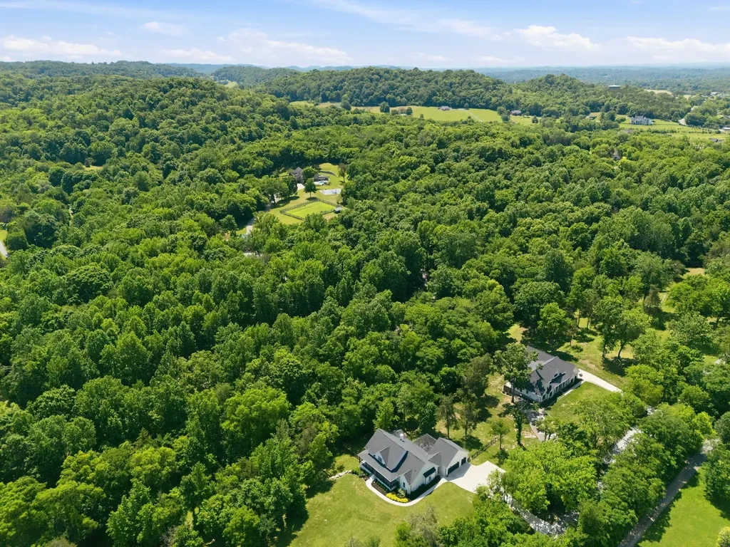 6000 Costello Farm Pvt Lane Thompsons Station TN 37179