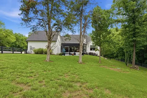 6000 Costello Farm Pvt Lane Thompsons Station TN 37179