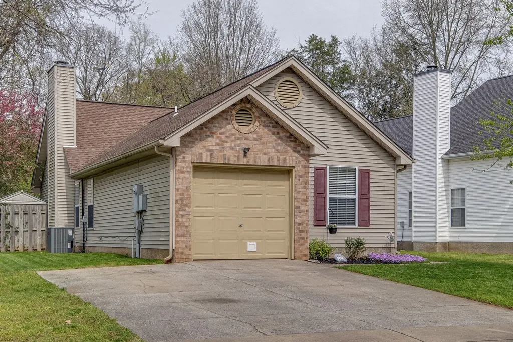 4002 Farmingham Woods Drive Hermitage TN 37076