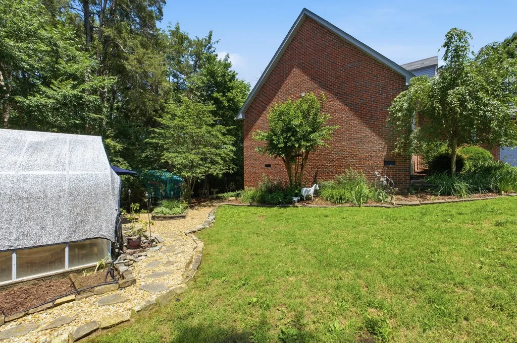 126 Savo Bay Hendersonville TN 37075