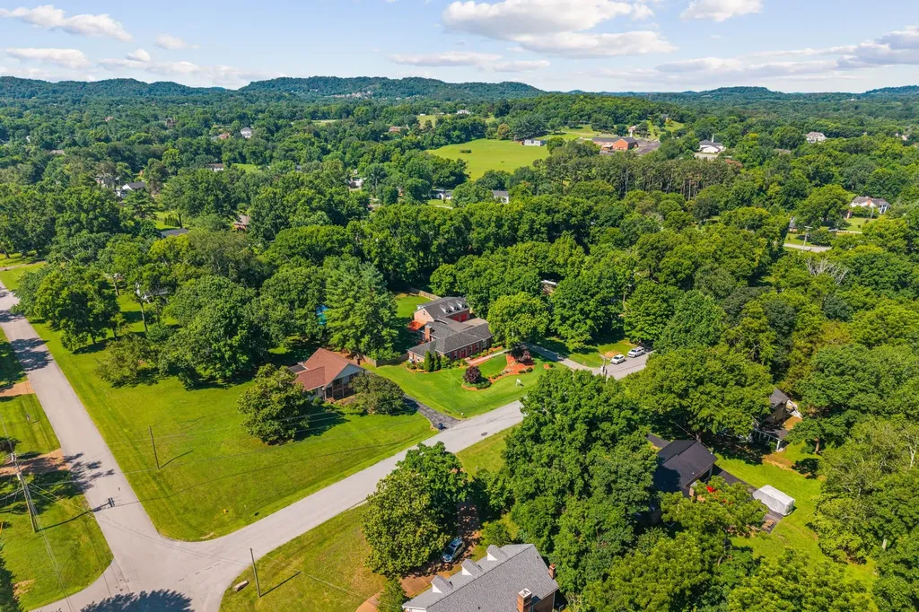 1206 Holly Hill Drive Franklin TN 37064