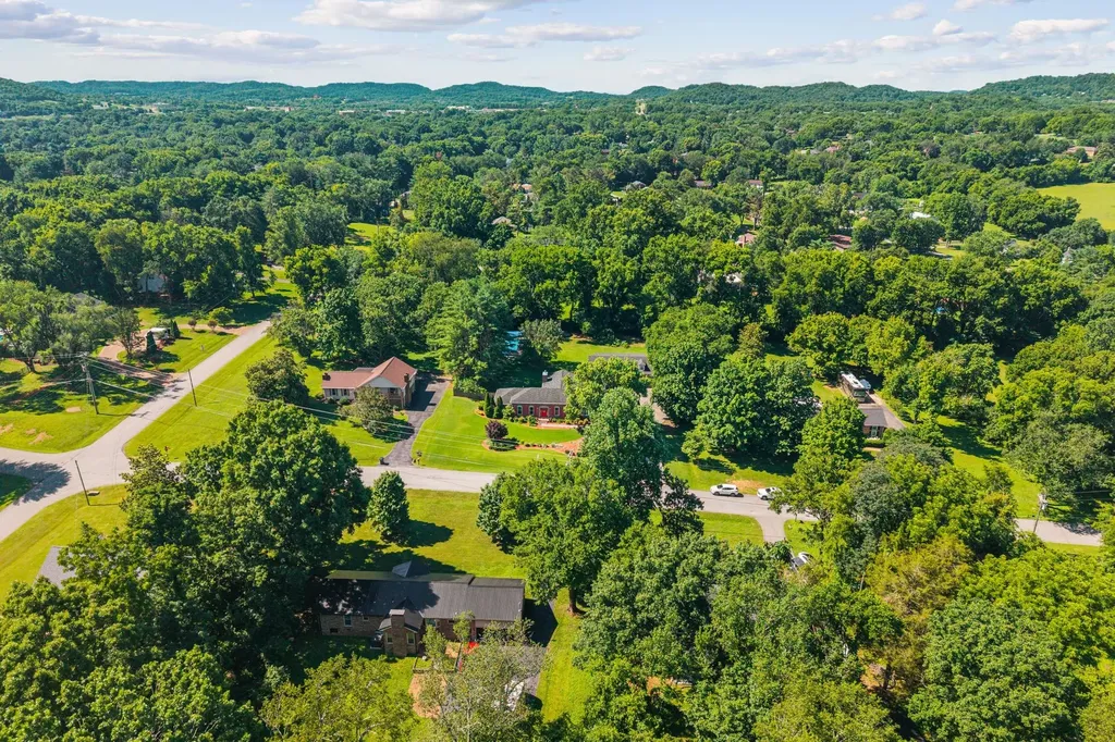 1206 Holly Hill Drive Franklin TN 37064