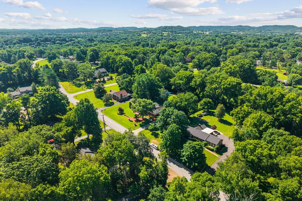 1206 Holly Hill Drive Franklin TN 37064