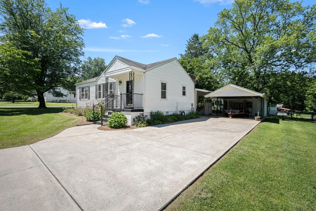 216 Anderson Drive Tullahoma TN 37388