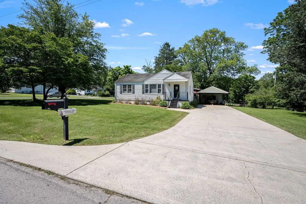 216 Anderson Drive Tullahoma TN 37388