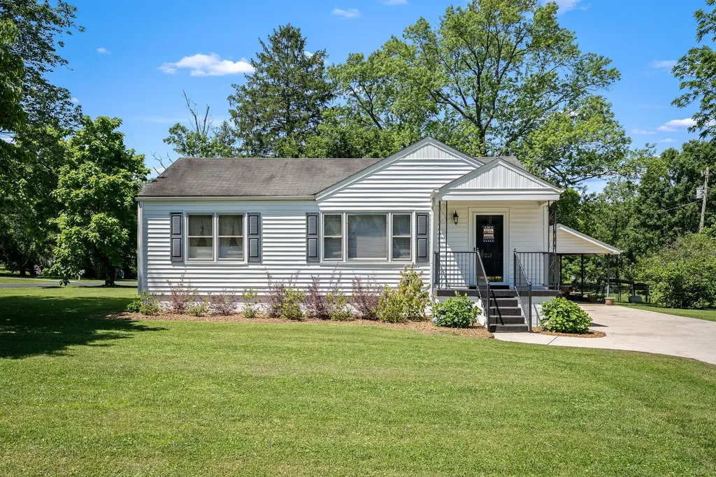 216 Anderson Drive Tullahoma TN 37388