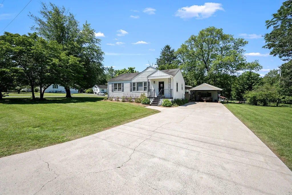 216 Anderson Drive Tullahoma TN 37388