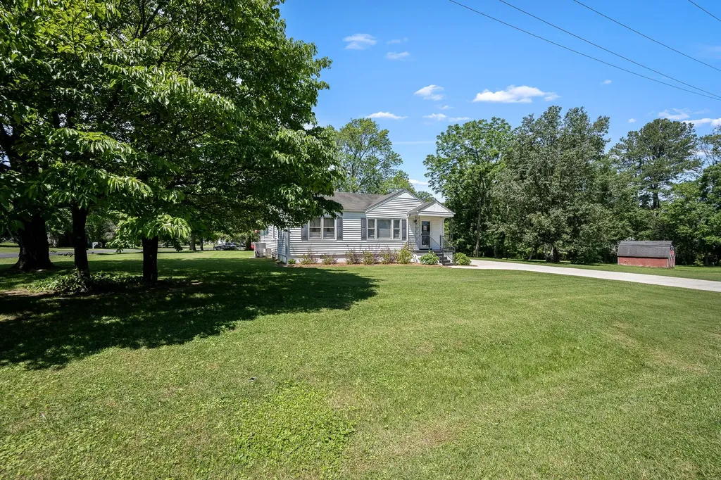 216 Anderson Drive Tullahoma TN 37388