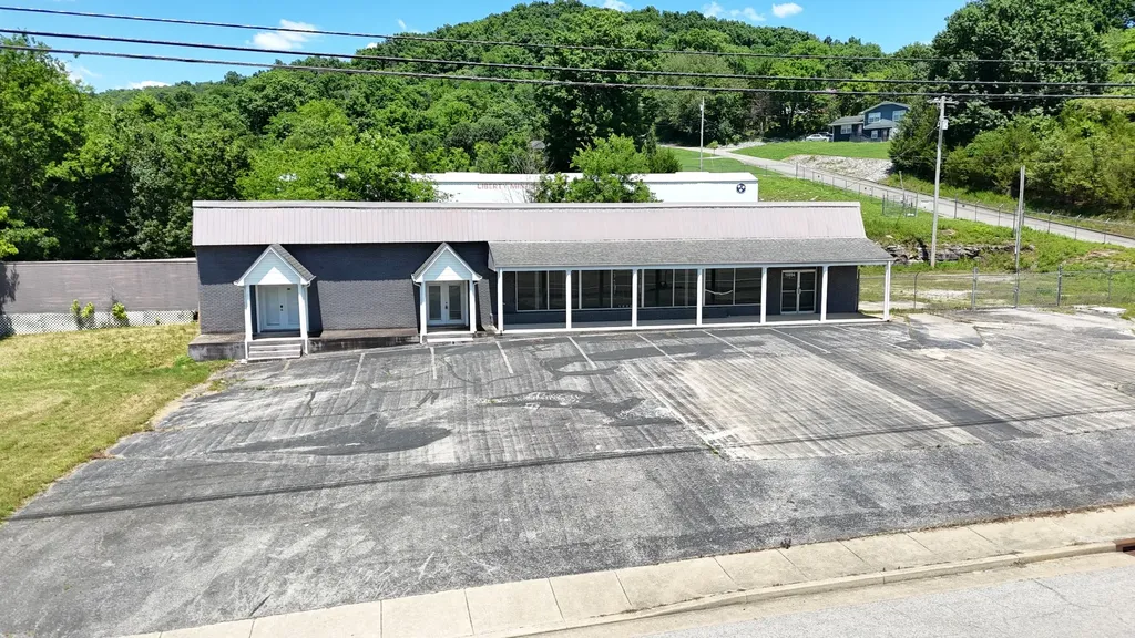 10894 Nashville Highway Liberty TN 37095
