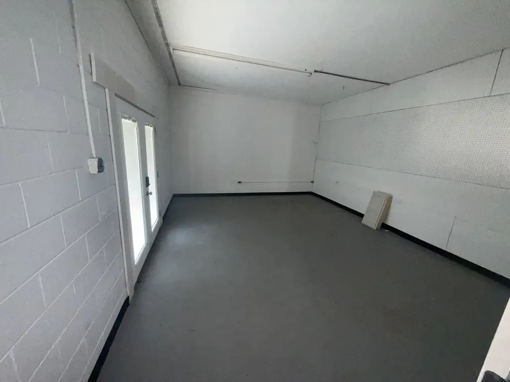 10894 Nashville Highway Liberty TN 37095