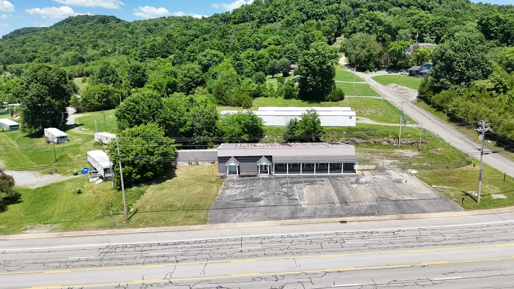 10894 Nashville Highway Liberty TN 37095