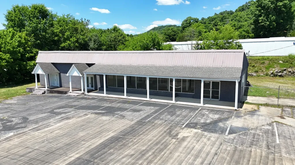 10894 Nashville Highway Liberty TN 37095