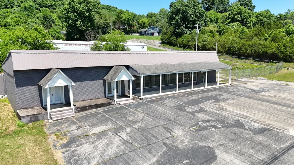 10894 Nashville Highway Liberty TN 37095