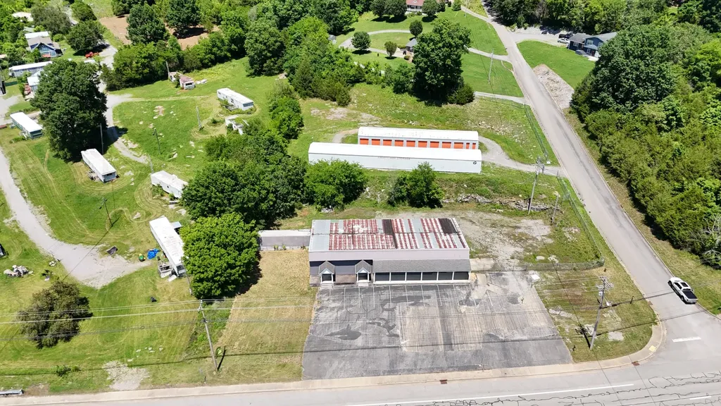 10894 Nashville Highway Liberty TN 37095