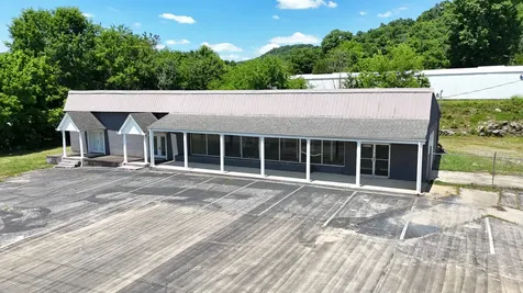 10894 Nashville Highway Liberty TN 37095