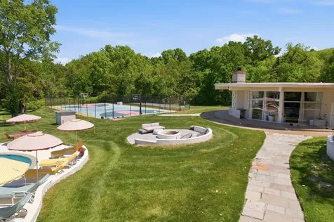 5840 Hillsboro Pike Nashville TN 37215