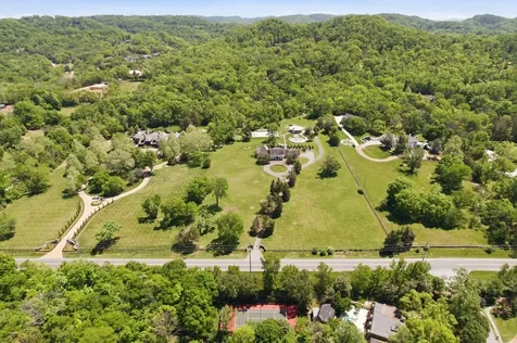 5840 Hillsboro Pike Nashville TN 37215