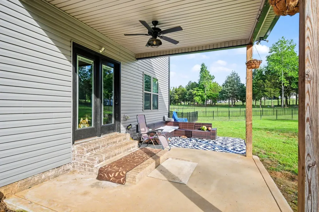 824 Snapdragon Court Clarksville TN 37042