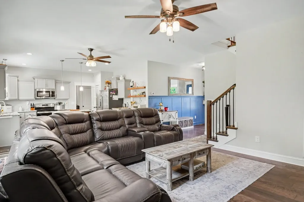 824 Snapdragon Court Clarksville TN 37042