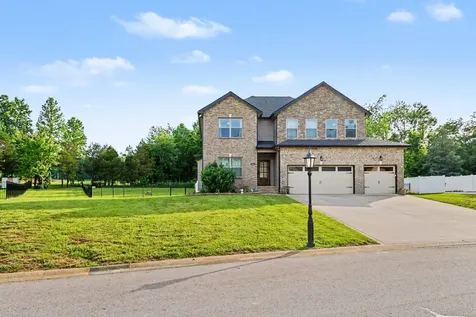 824 Snapdragon Court Clarksville TN 37042