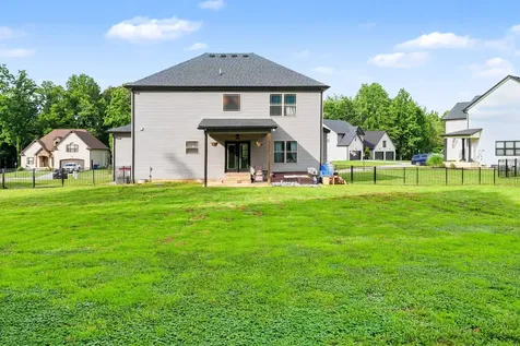 824 Snapdragon Court Clarksville TN 37042
