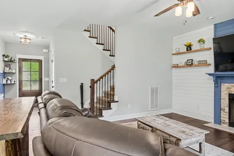 824 Snapdragon Court Clarksville TN 37042