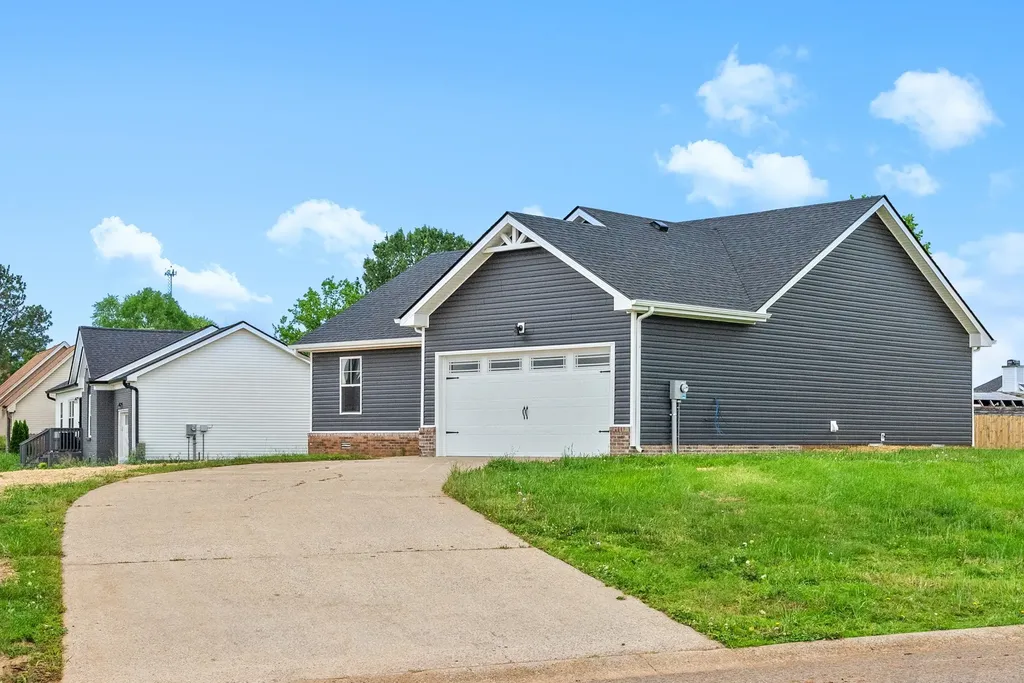 3800 Roscommon Way Clarksville TN 37040