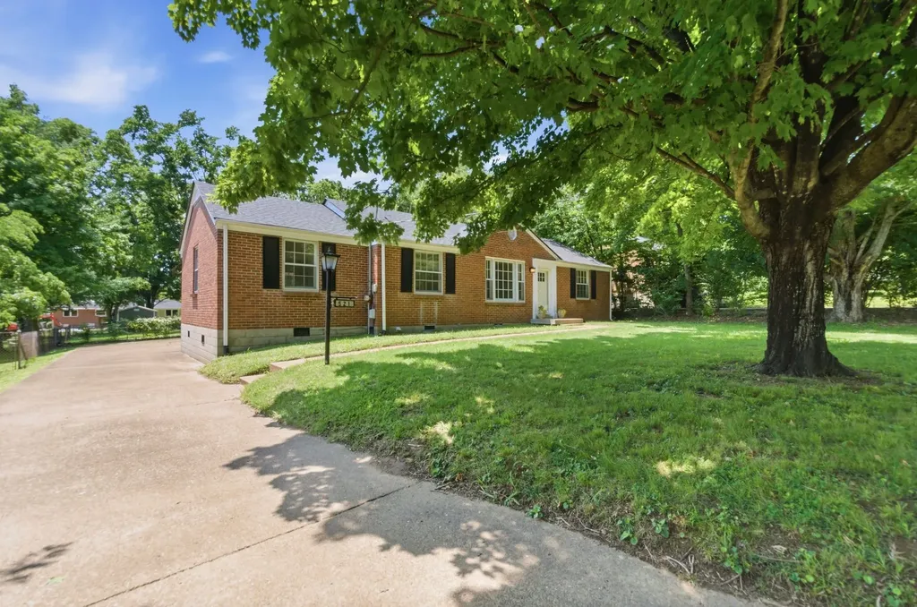 521 Landon Drive Nashville TN 37220