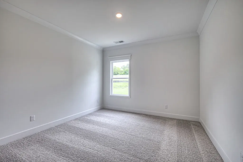 136 Yuma Lane White House TN 37188