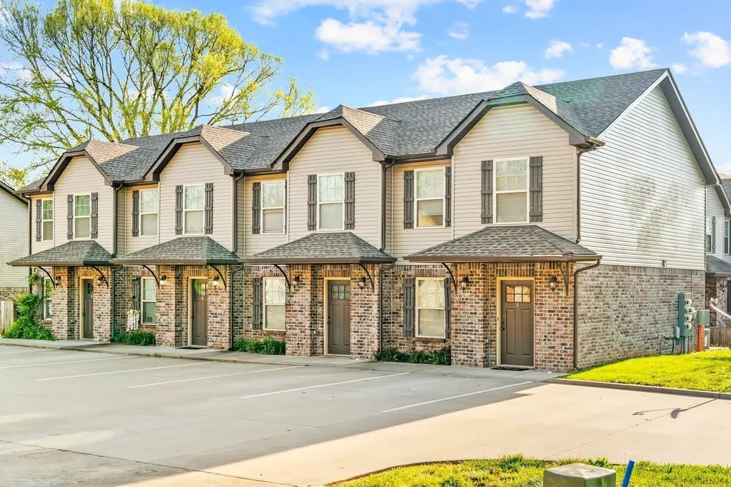 1760 Springwater Drive Clarksville TN 37042